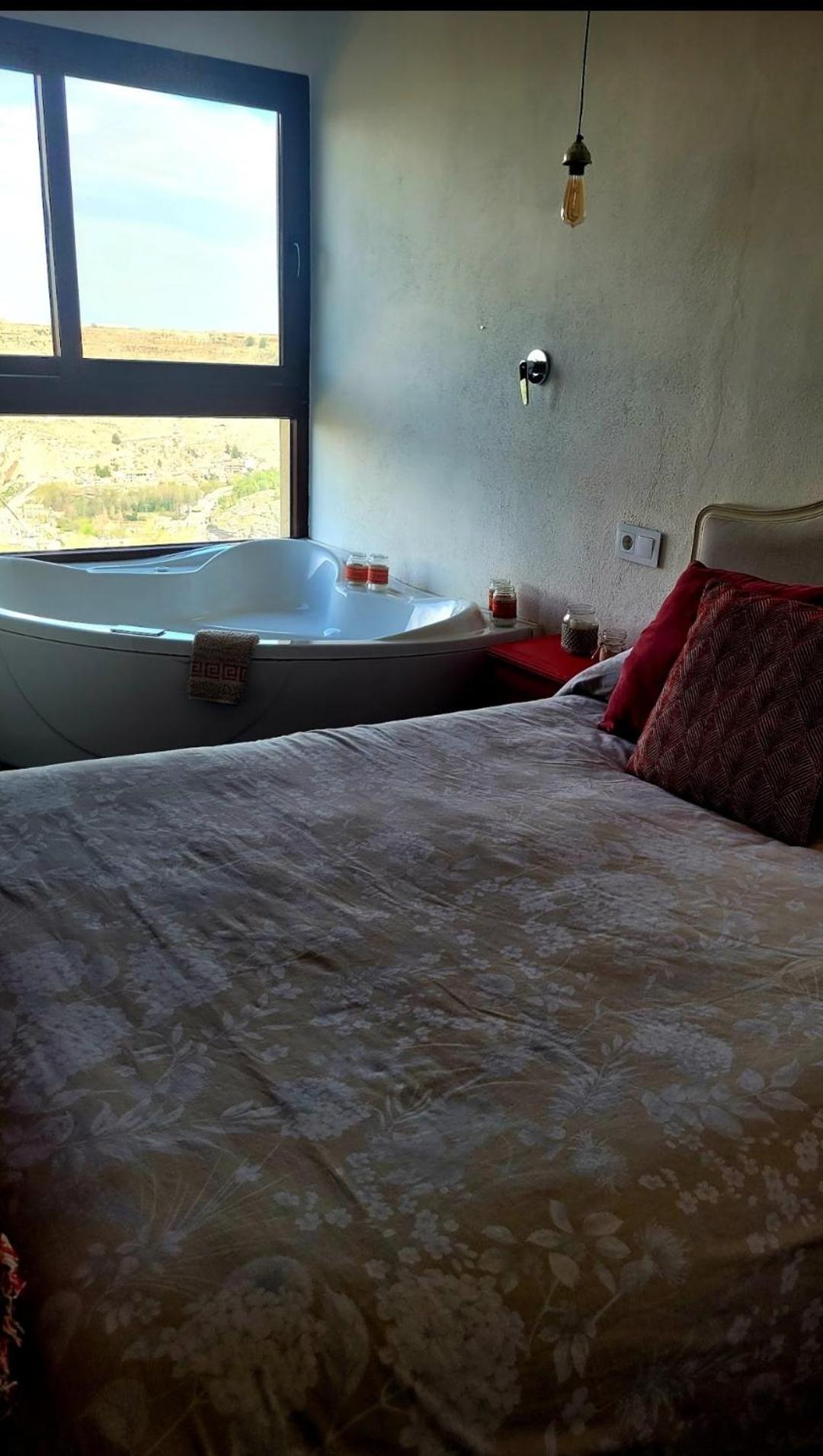 Casas Rurales Maribel - Complejo Moradas Del Cerro 2 - Suites Con Jacuzzi En Alcala Del Jucar Casas del Cerro Bilik gambar