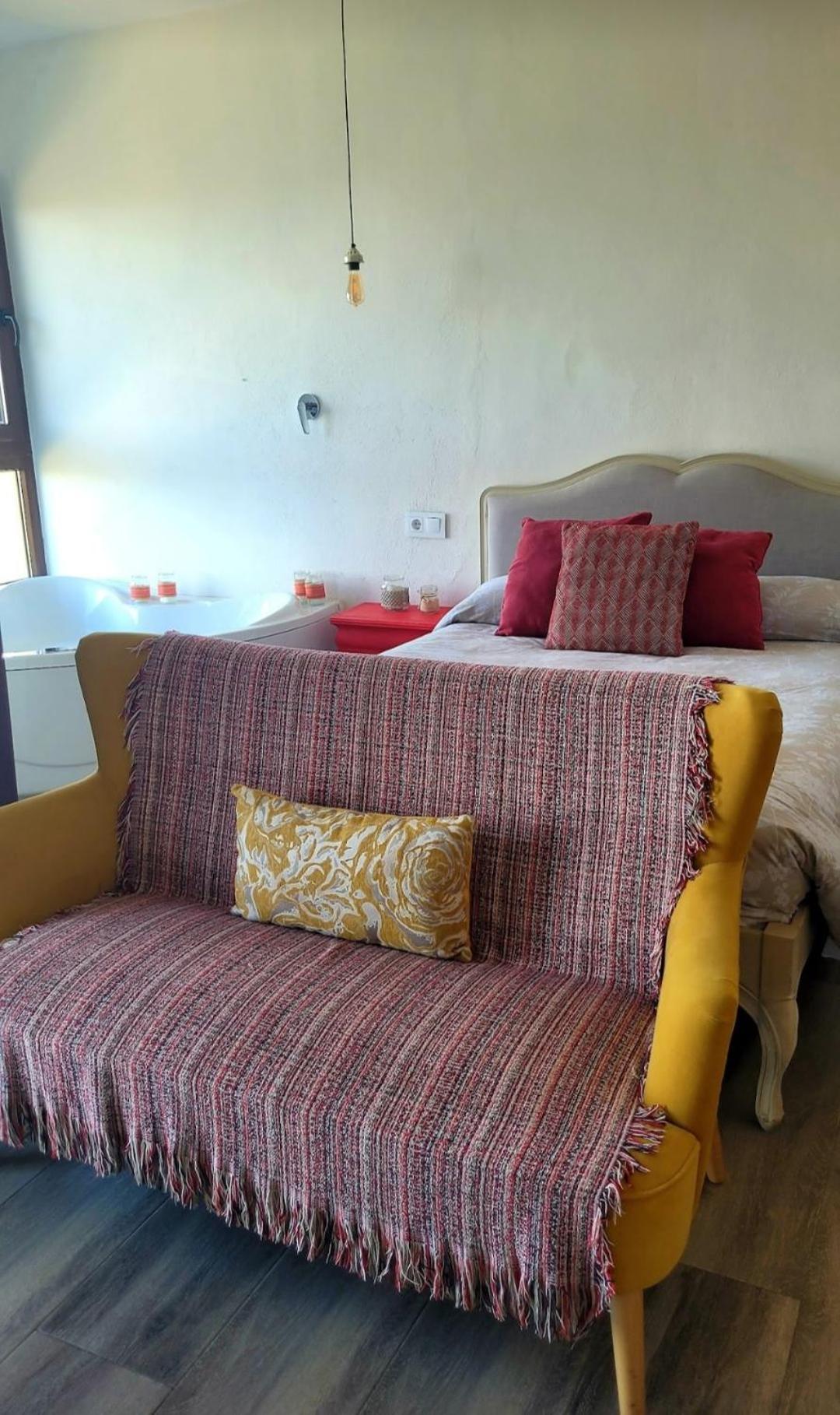 Casas Rurales Maribel - Complejo Moradas Del Cerro 2 - Suites Con Jacuzzi En Alcala Del Jucar Casas del Cerro Bilik gambar