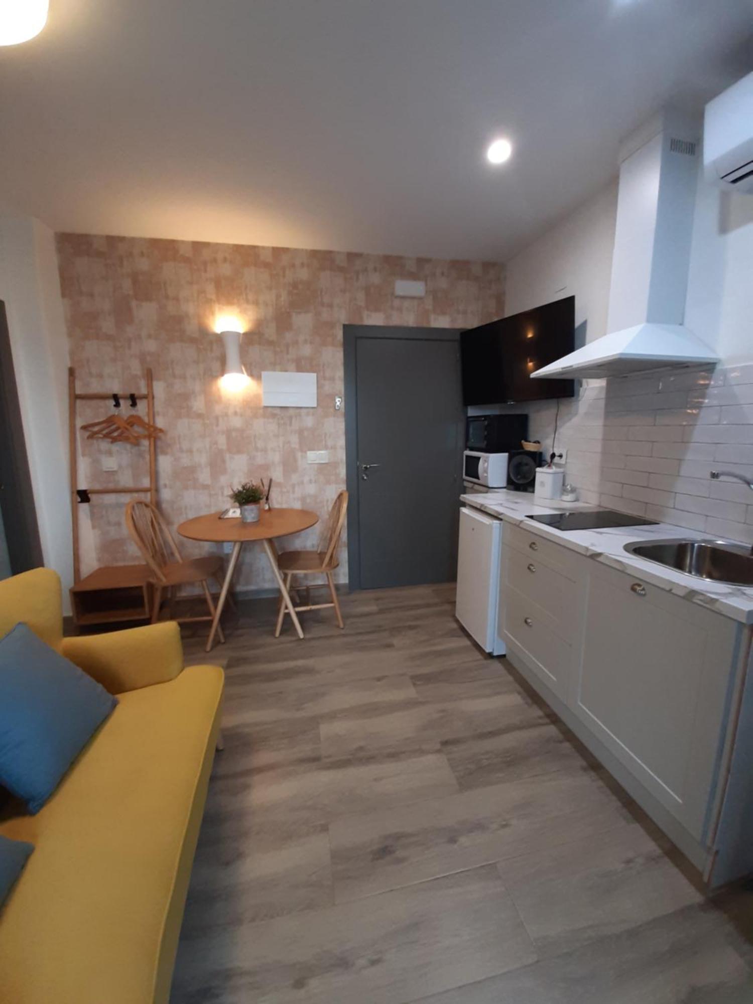 Casas Rurales Maribel - Complejo Moradas Del Cerro 2 - Suites Con Jacuzzi En Alcala Del Jucar Casas del Cerro Bilik gambar