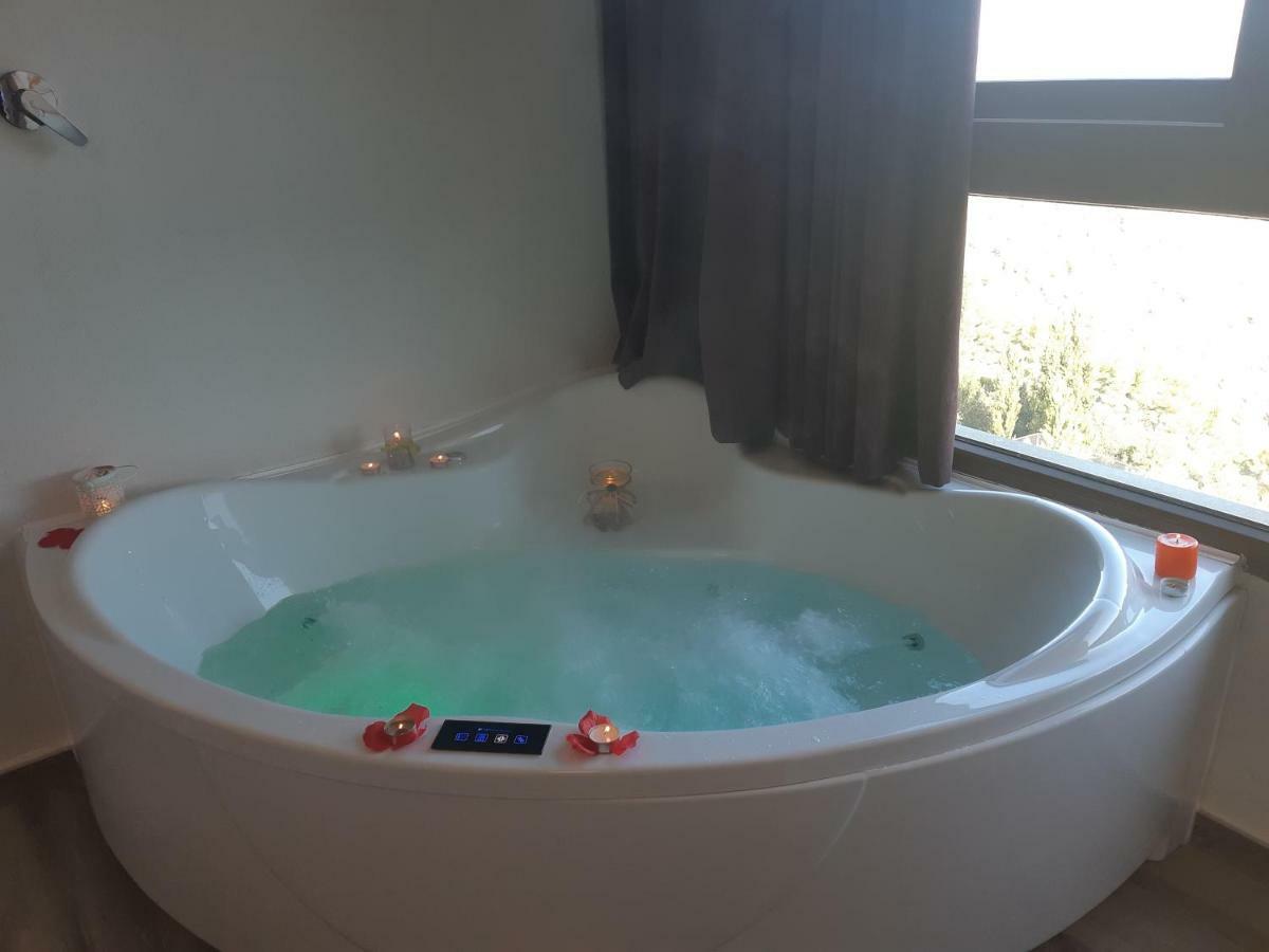 Casas Rurales Maribel - Complejo Moradas Del Cerro 2 - Suites Con Jacuzzi En Alcala Del Jucar Casas del Cerro Luaran gambar